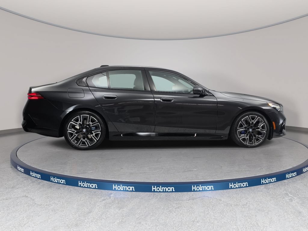 New 2027 BMW i5 xDrive40 w/ M Sport Package AWD/4WD image 4