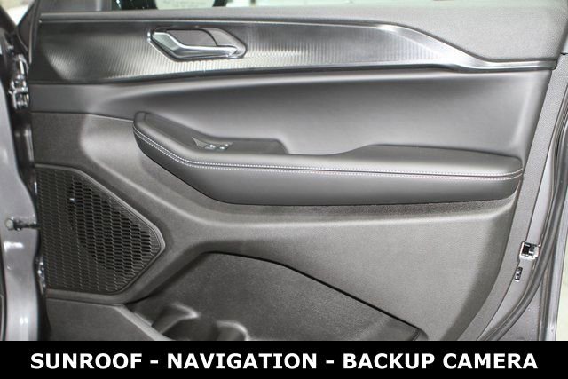 New 2025 Jeep Grand Cherokee L Altitude image 21