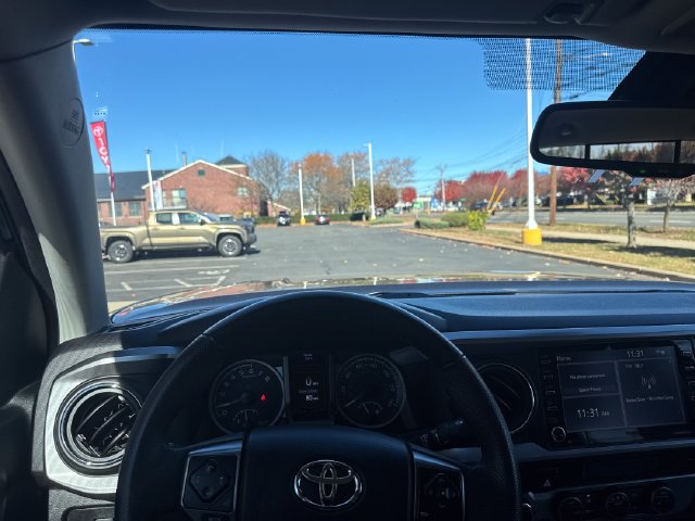 Used 2022 Toyota Tacoma SR5 AWD/4WD image 16
