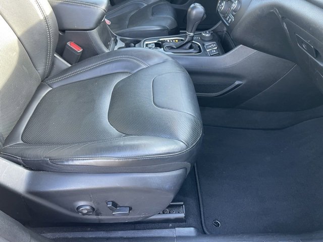 Used 2019 Jeep Cherokee Limited image 10