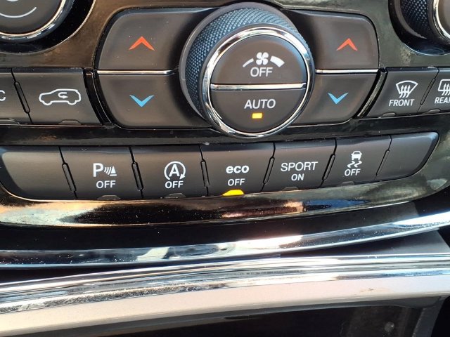 Used 2019 Jeep Grand Cherokee Limited w/ Trailer Tow Group IV AWD/4WD image 19