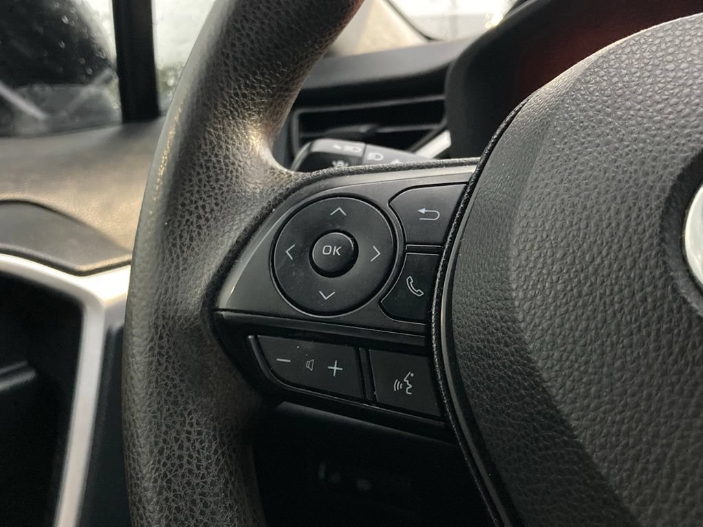 Used 2019 Toyota RAV4 LE FWD image 12