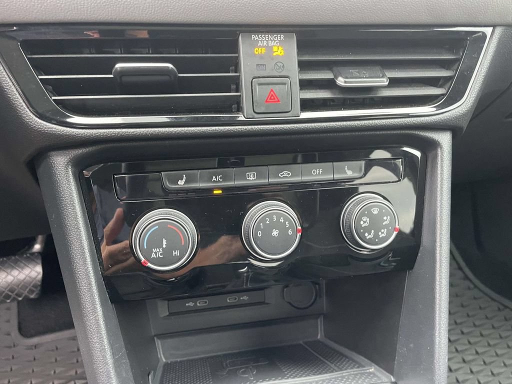 Certified 2023 Volkswagen Taos SE FWD image 27