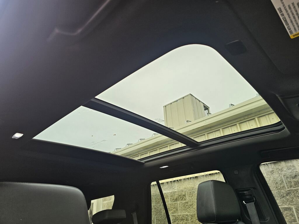 Used 2022 Chevrolet Tahoe LT w/ LT Signature Plus Package image 17