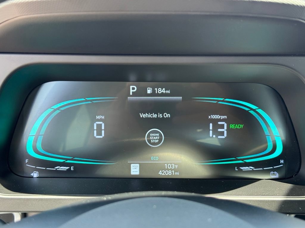 Used 2025 Hyundai Elantra Hybrid FWD image 12