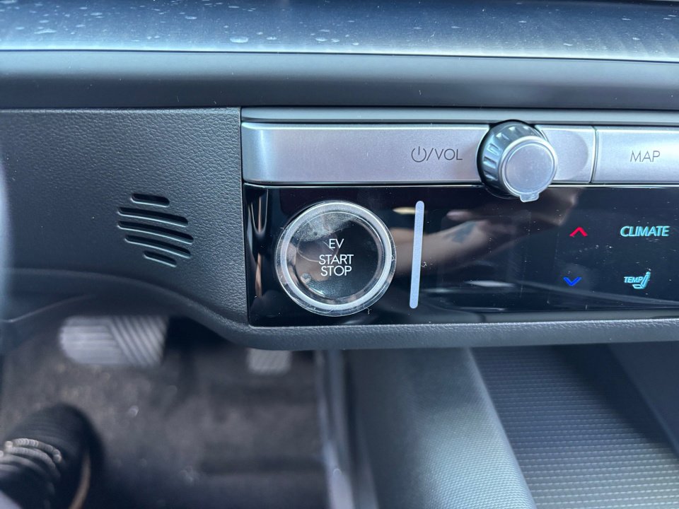 New 2025 Hyundai Ioniq 6 SE image 20