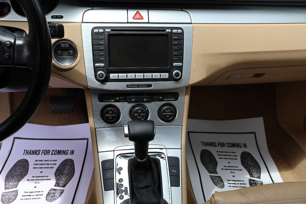 Used 2008 Volkswagen Passat VR6 FWD image 30