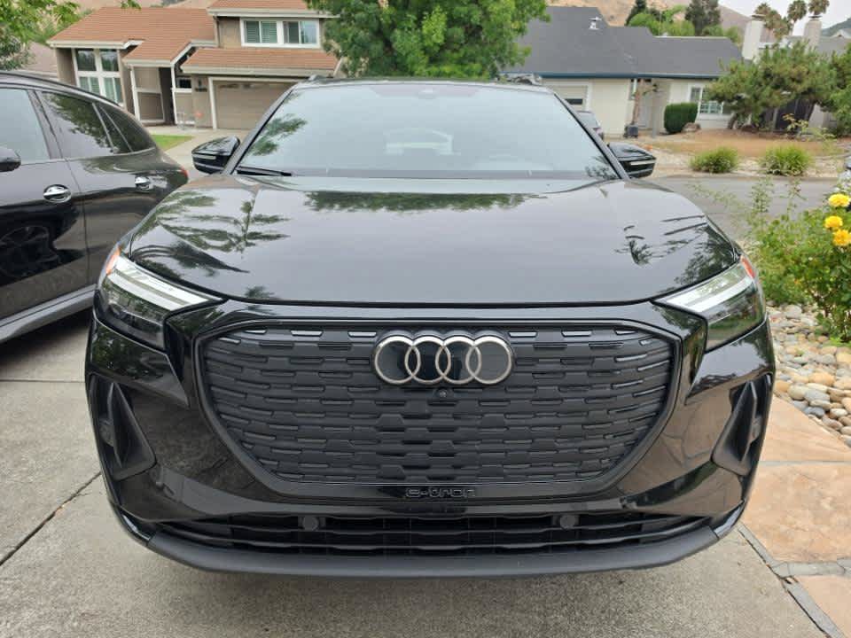 Used 2023 Audi Q4 e-tron Premium Plus w/ Premium Plus AWD/4WD image 2