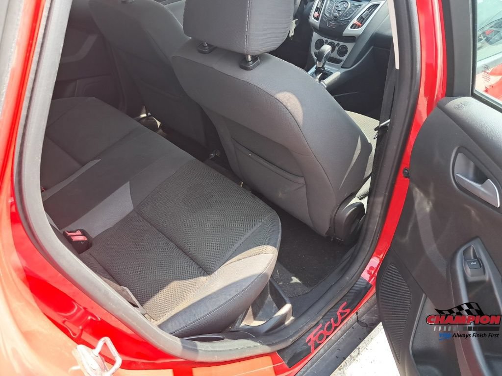 Used 2014 Ford Focus SE FWD image 12