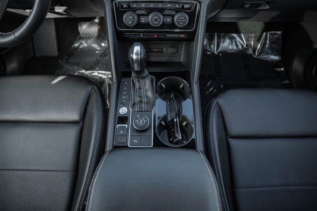 Used 2021 Volkswagen Atlas Cross Sport SEL image 29