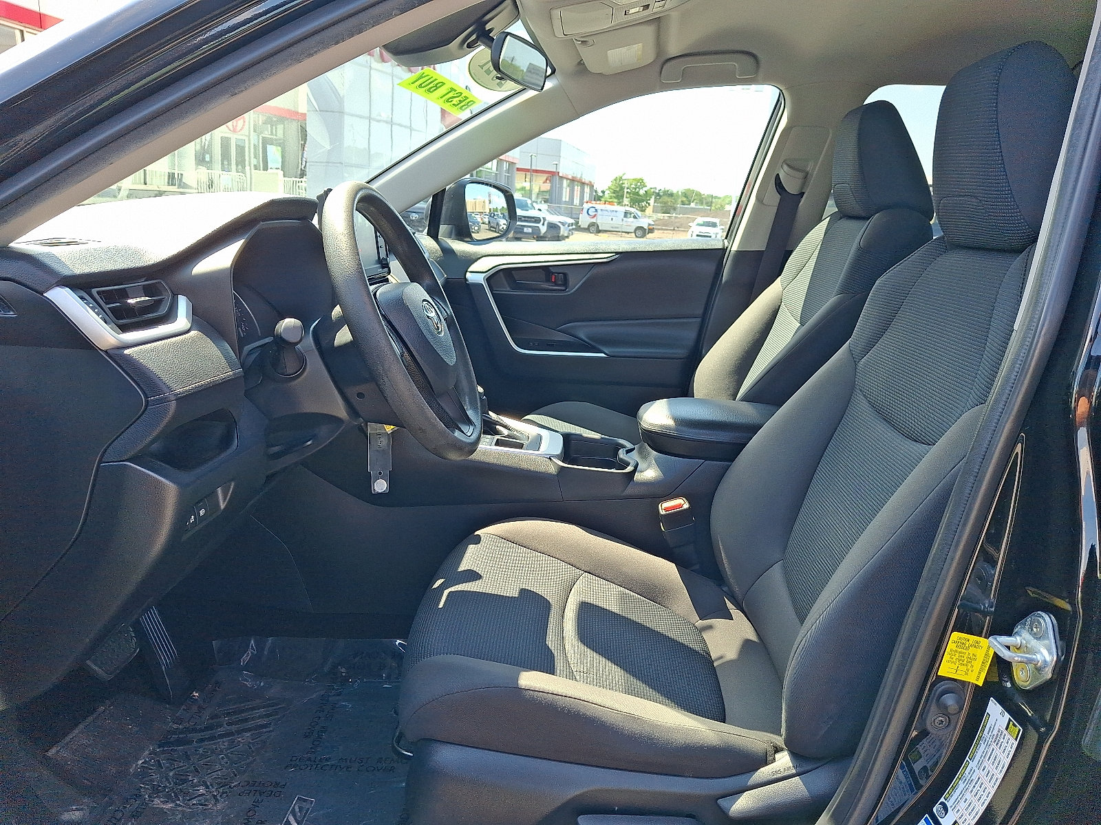 Used 2021 Toyota RAV4 LE w/ Carpet Mat Package (TMS) AWD/4WD image 14