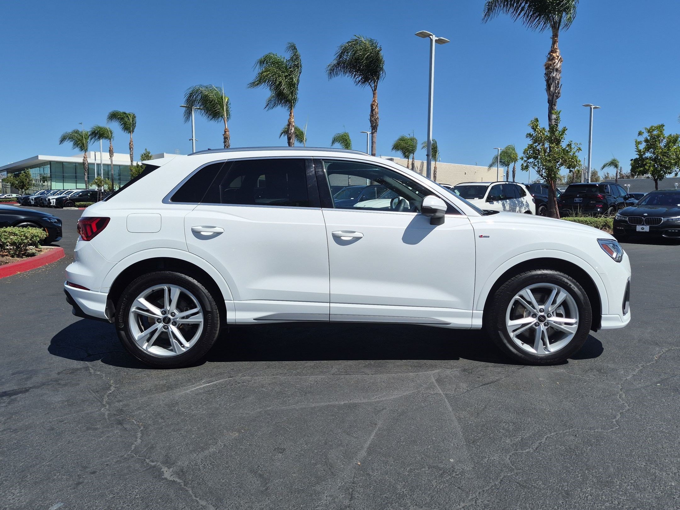 Used 2024 Audi Q3 2.0T Premium Plus w/ Premium Plus Package AWD/4WD image 11