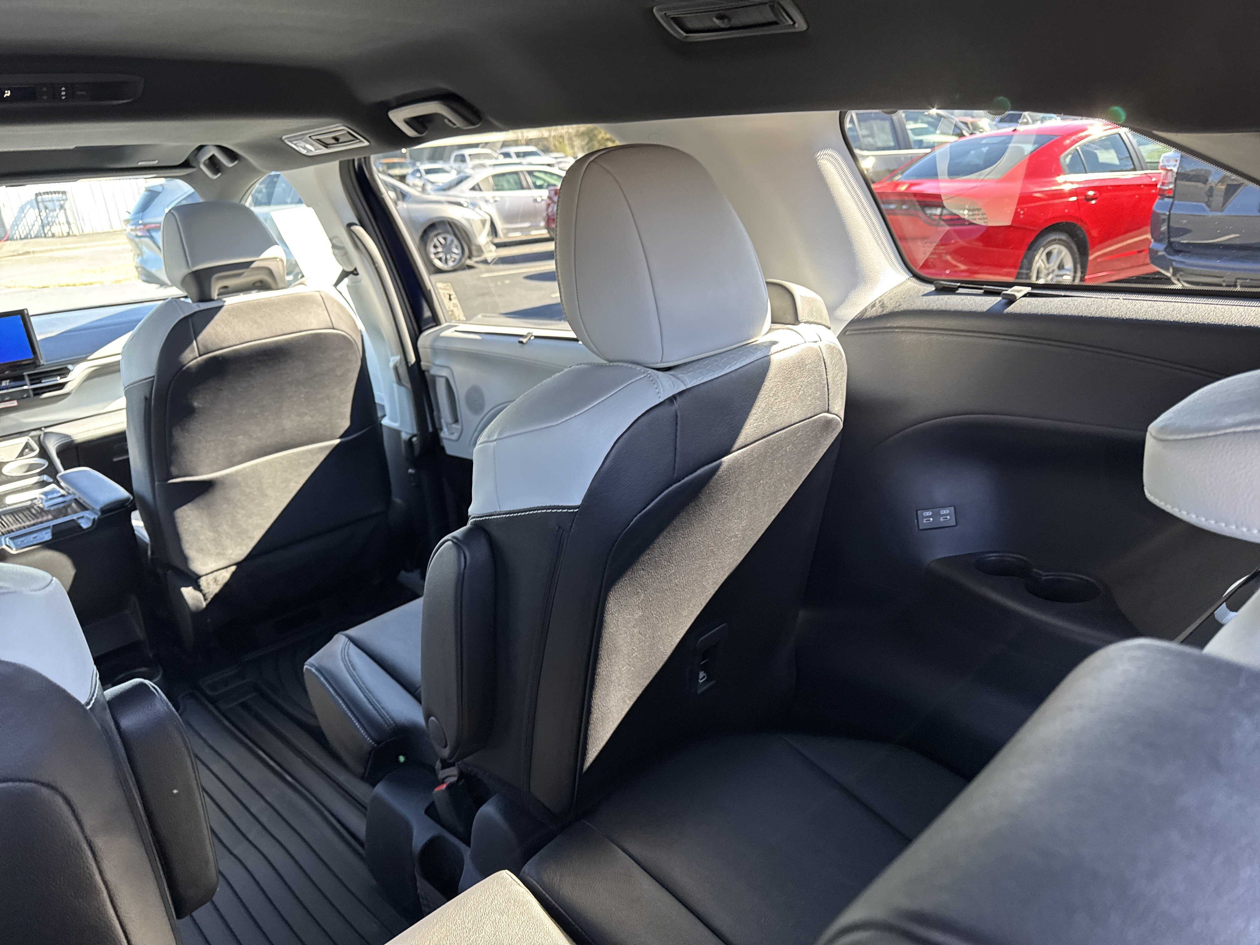 New 2026 Toyota Sienna XSE AWD/4WD image 31