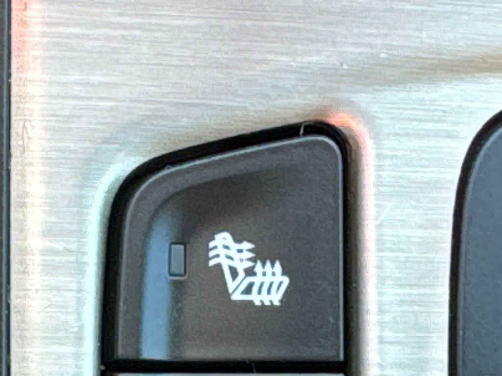 Used 2022 GMC Terrain Denali w/ Denali Premium Package image 30