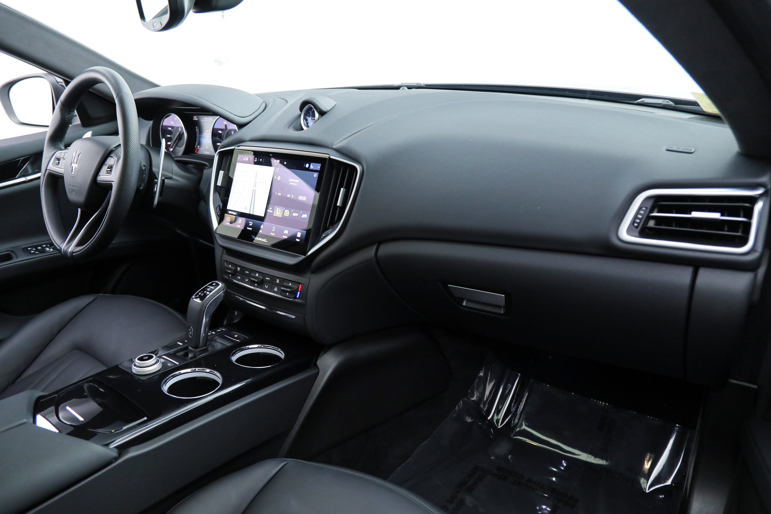 Certified 2023 Maserati Ghibli Modena RWD image 11