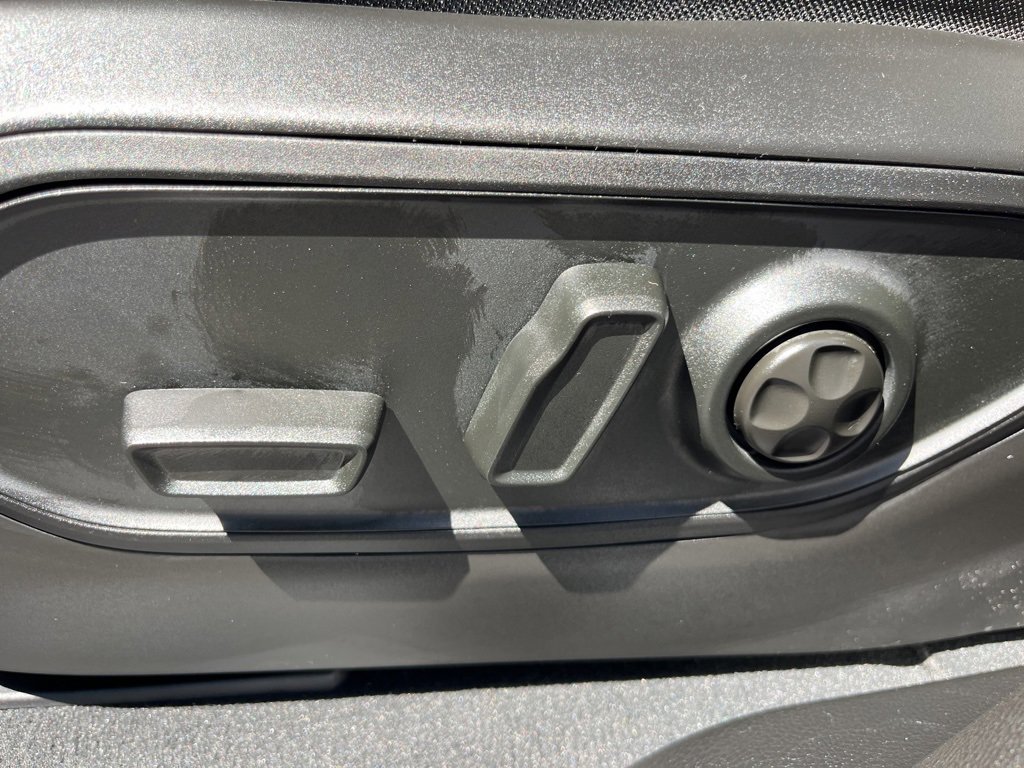 New 2025 Jeep Grand Cherokee L Limited w/ Black Appearance Package image 16