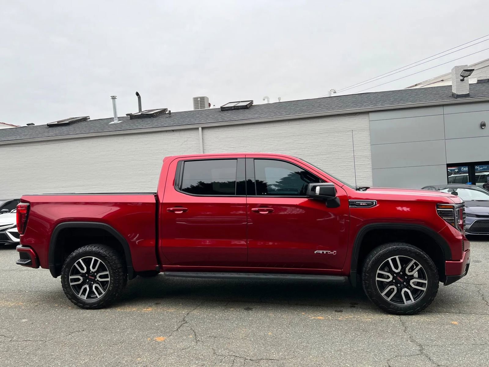 Used 2023 GMC Sierra 1500 AT4 w/ AT4 Premium Package image 3