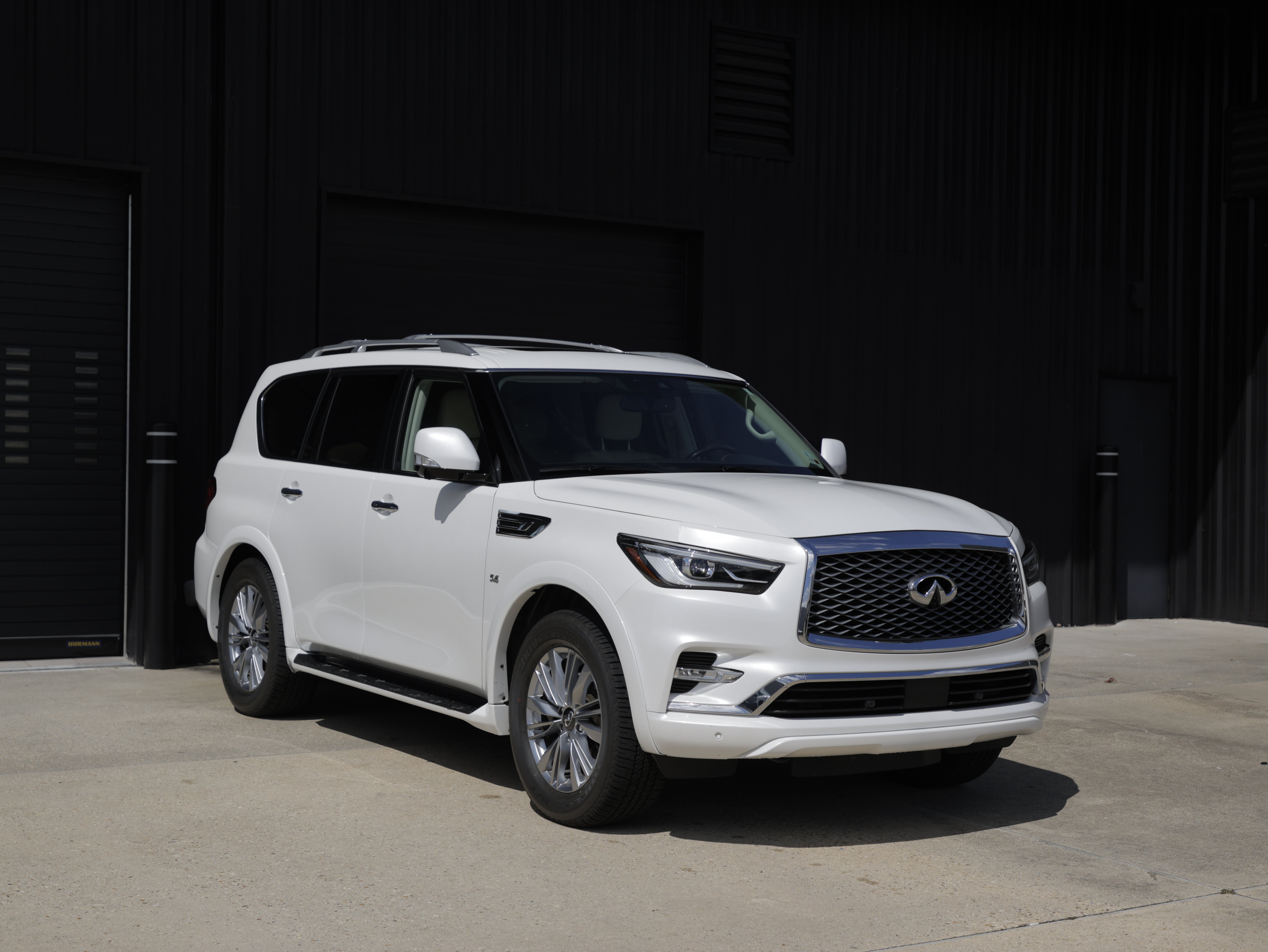 Used 2019 INFINITI QX80 Luxe w/ All-Season Package RWD image 7