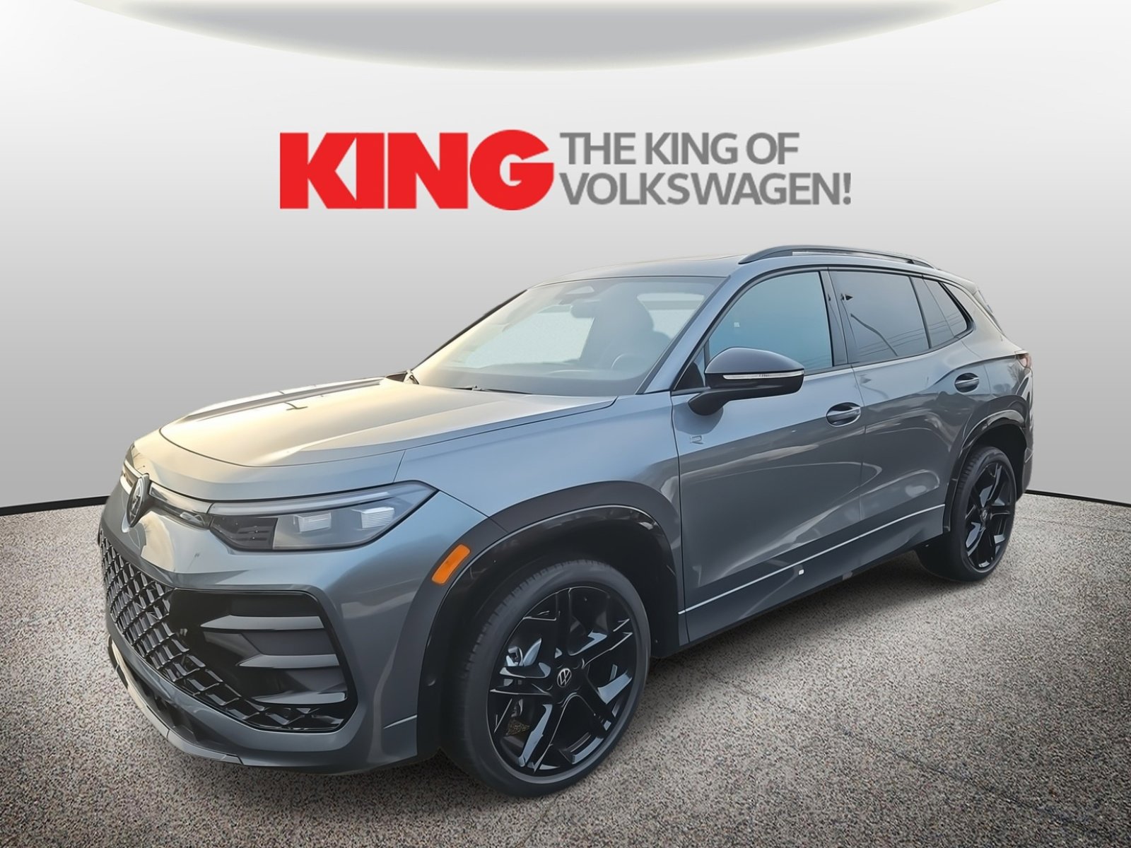 New 2026 Volkswagen Tiguan SE R-Line image 8