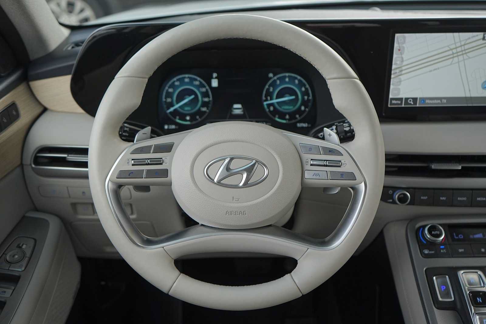 Used 2024 Hyundai Palisade Limited FWD image 16