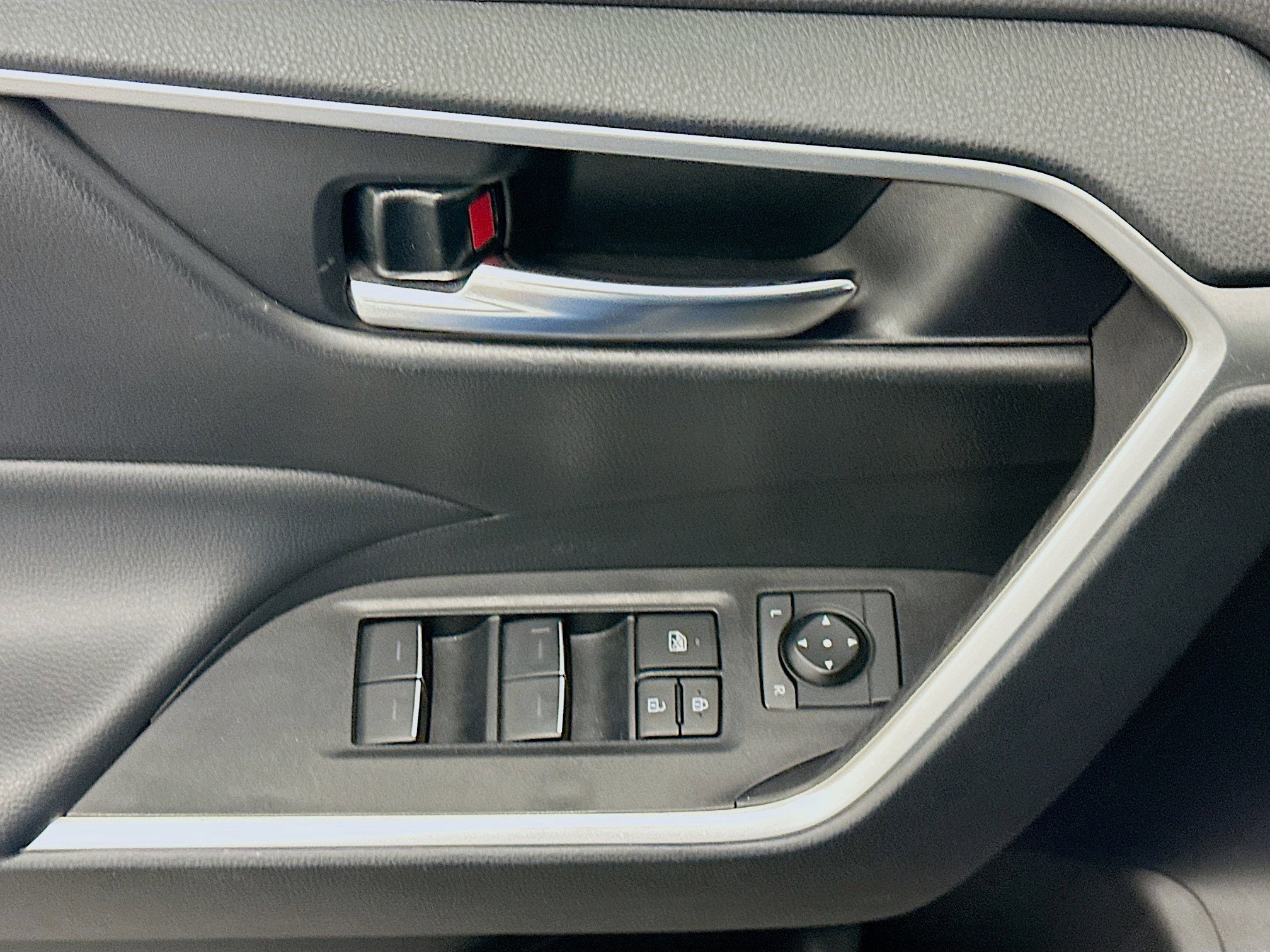 Used 2024 Toyota RAV4 XLE image 15