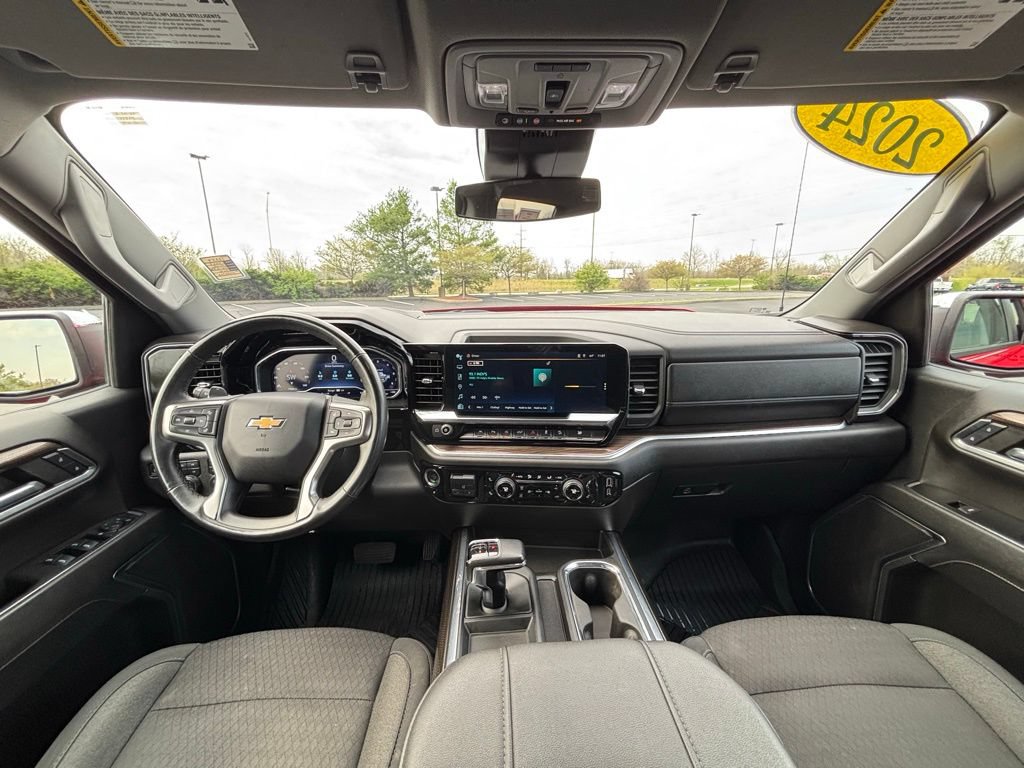 Used 2024 Chevrolet Silverado 1500 LT AWD/4WD image 24