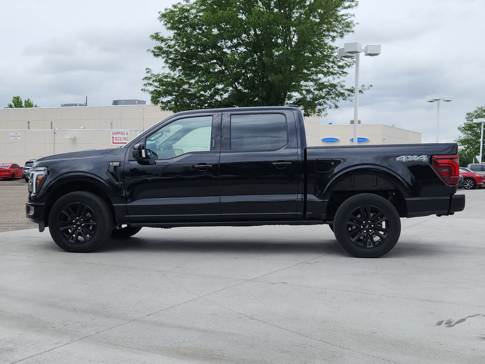 Used 2024 Ford F150 Platinum AWD/4WD image 2