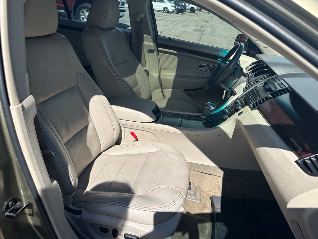 Used 2012 Ford Taurus Limited FWD image 26