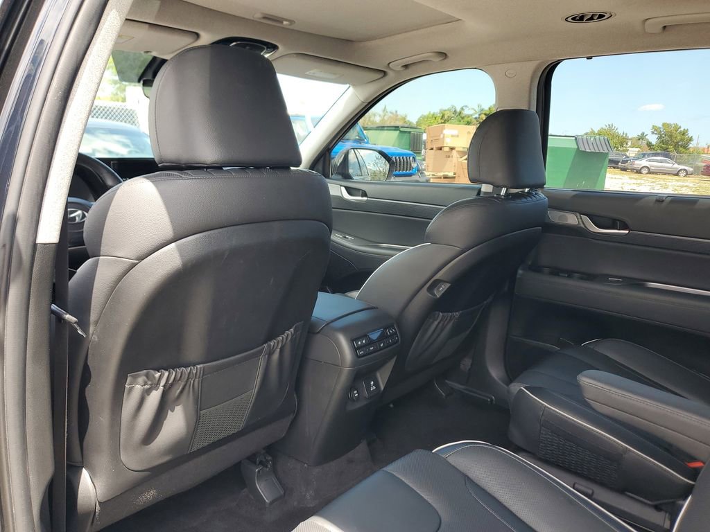 Used 2023 Hyundai Palisade Limited w/ Cargo Package AWD/4WD image 16