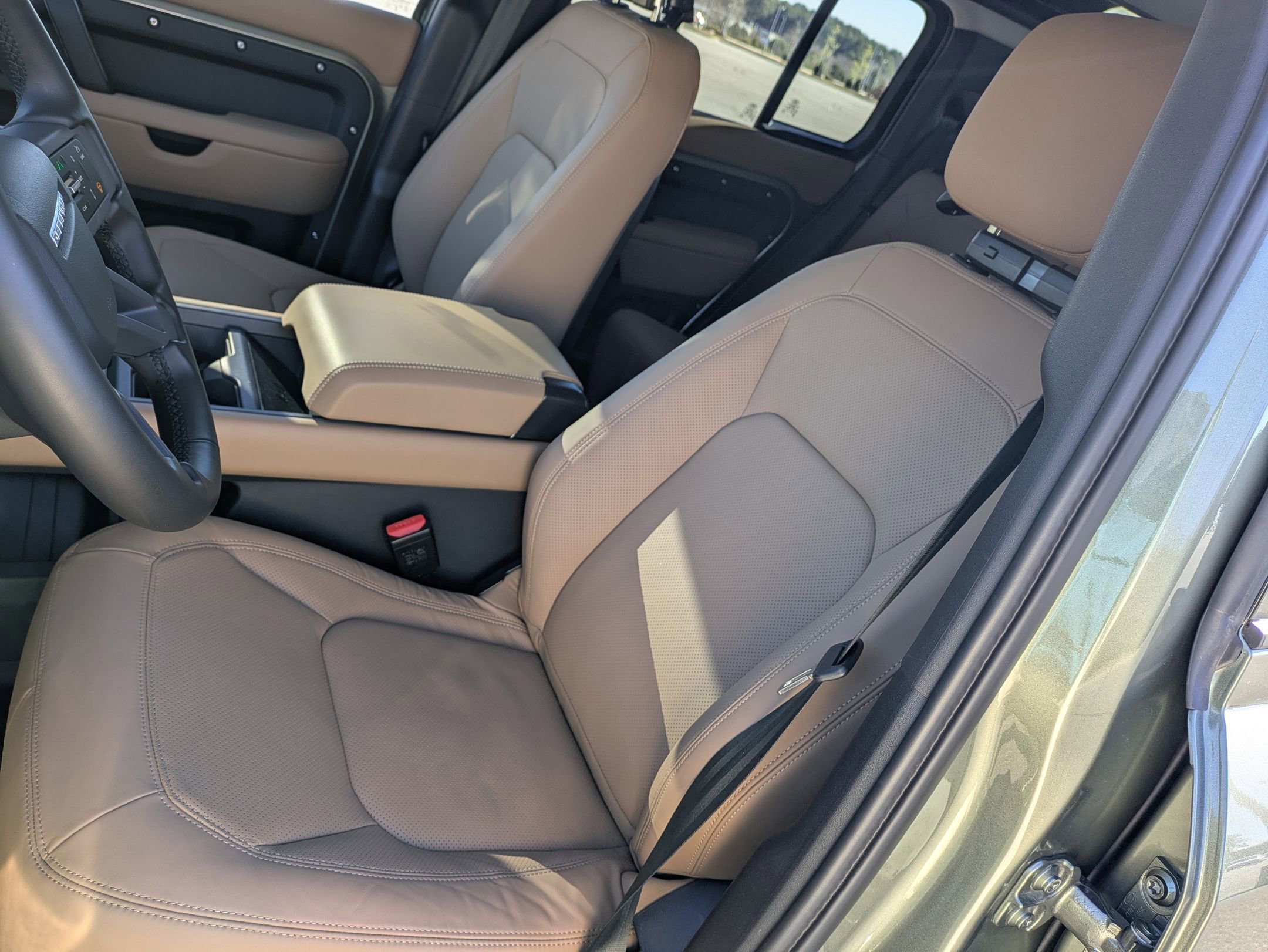 Used 2025 Land Rover Defender 110 X-Dynamic SE image 20