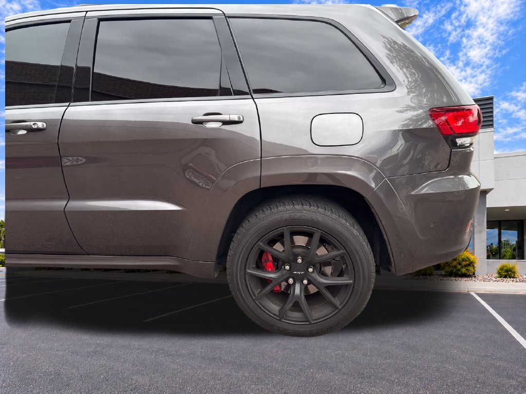 Used 2020 Jeep Grand Cherokee SRT w/ Trailer Tow Group IV AWD/4WD image 34