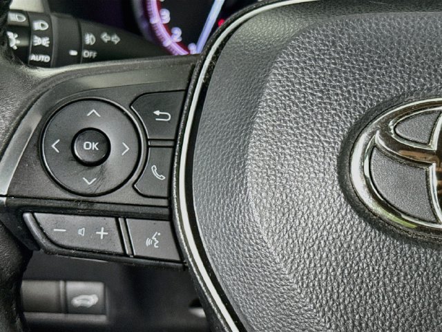 Used 2022 Toyota RAV4 Limited FWD image 11