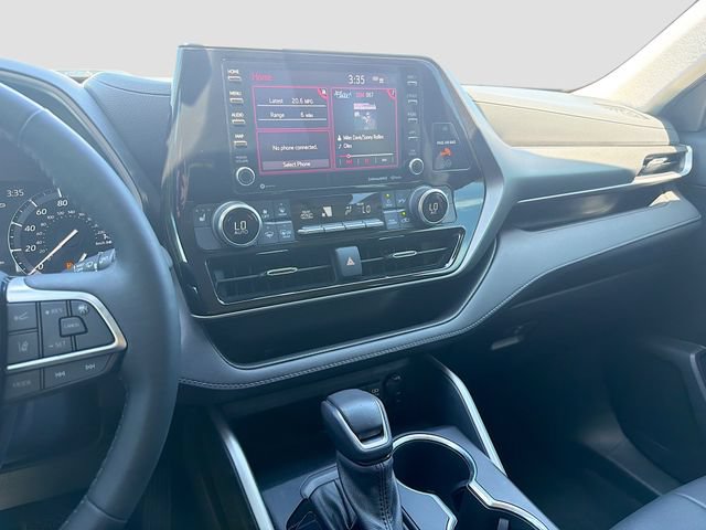 Used 2021 Toyota Highlander XLE FWD image 29