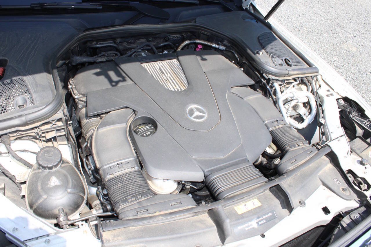 Used 2017 Mercedes-Benz E 400 4MATIC Wagon image 28