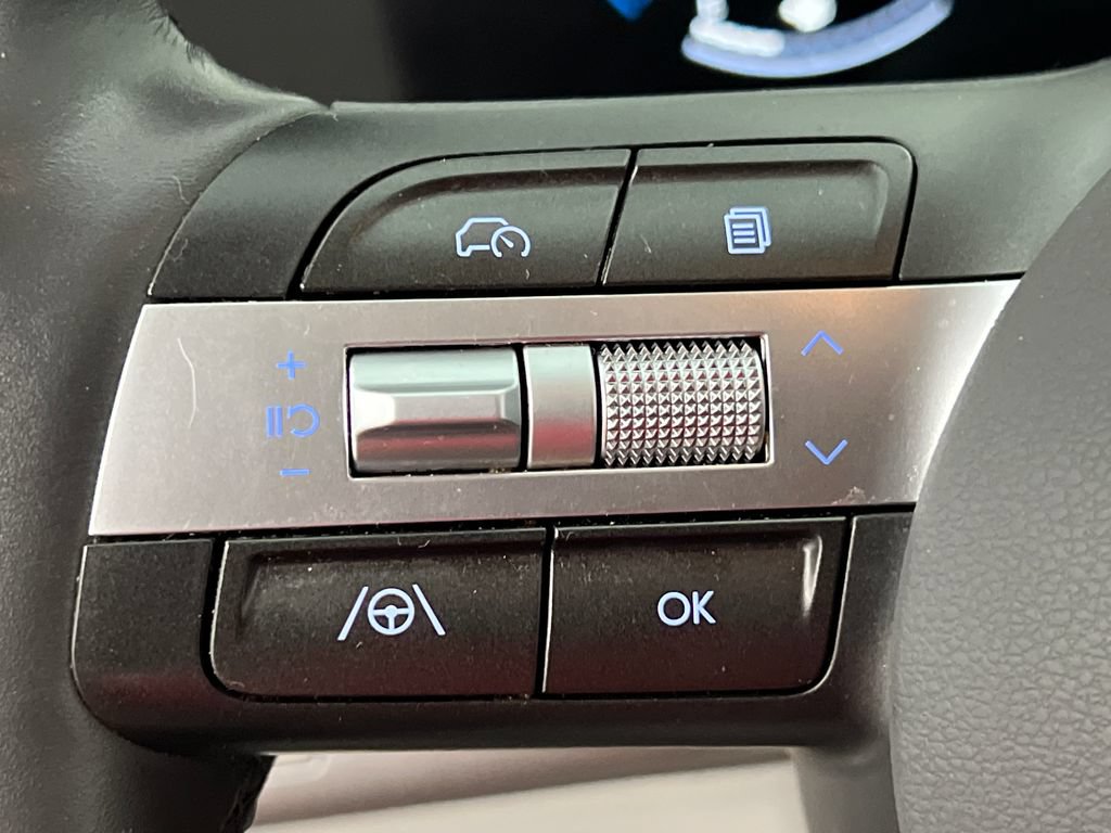 Used 2025 Hyundai Kona SEL FWD image 45