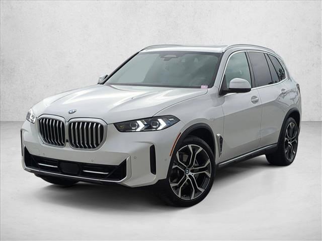 Used 2024 BMW X5 xDrive40i w/ Premium Package image 1