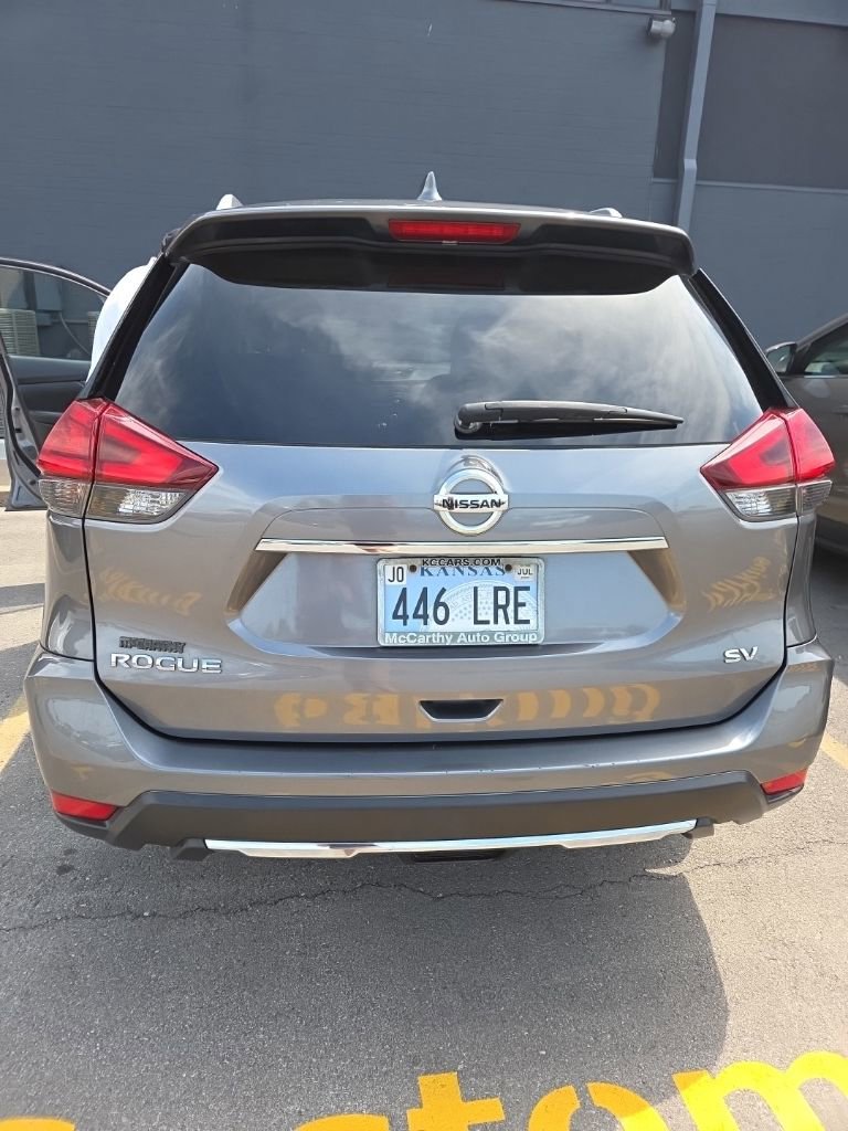 Used 2017 Nissan Rogue SV FWD image 14