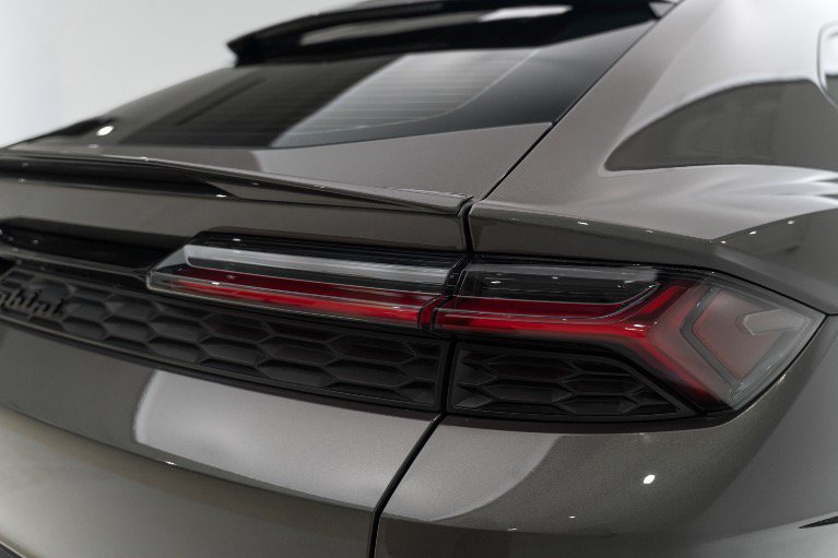 Used 2025 Lamborghini Urus SE AWD/4WD image 47