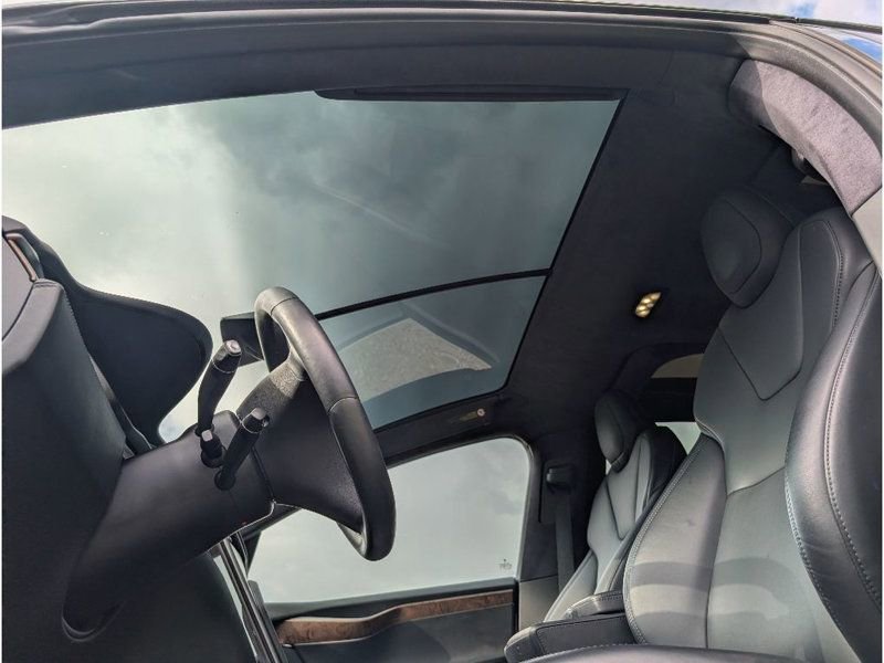 Used 2020 Tesla Model X Long Range image 17