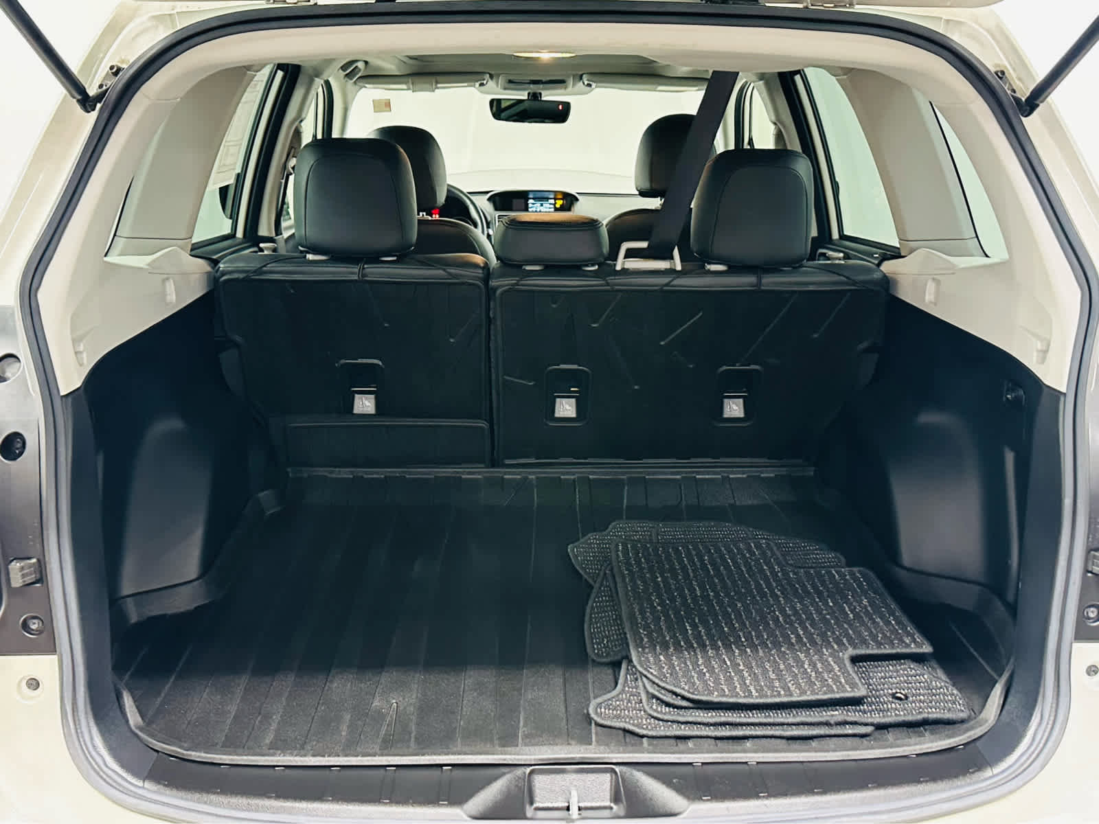 Used 2018 Subaru Forester 2.5i Premium w/ All-Weather Package image 28