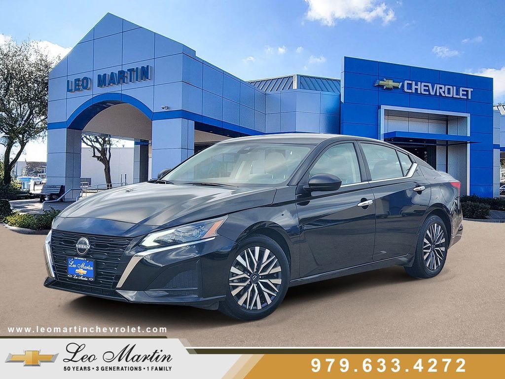 Used 2024 Nissan Altima 2.5 SV