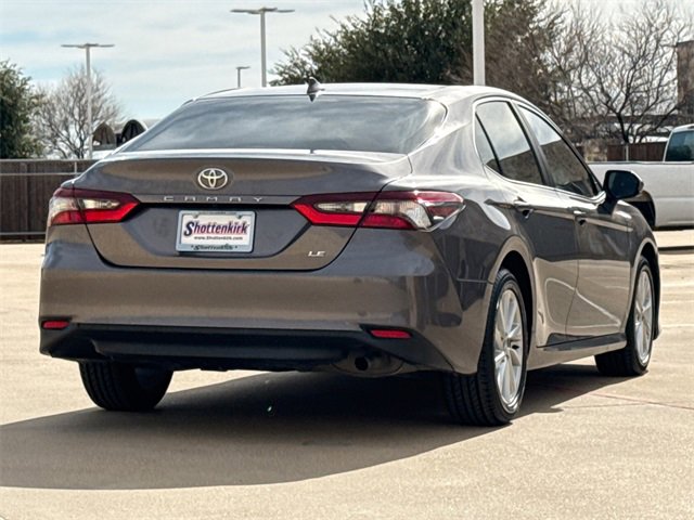 Used 2022 Toyota Camry LE image 10