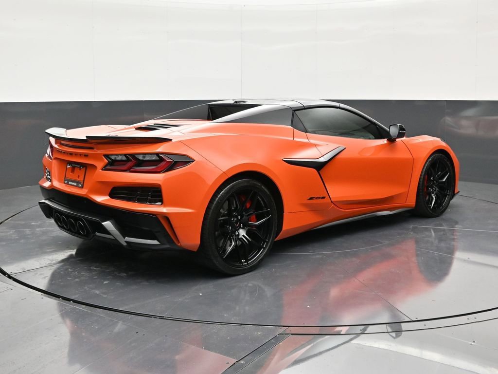 Used 2026 Chevrolet Corvette Z06 w/ Stealth Interior Trim Package RWD image 5