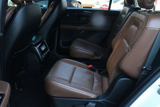 Used 2020 Lincoln Aviator Reserve w/ Equipment Group 201A image 34