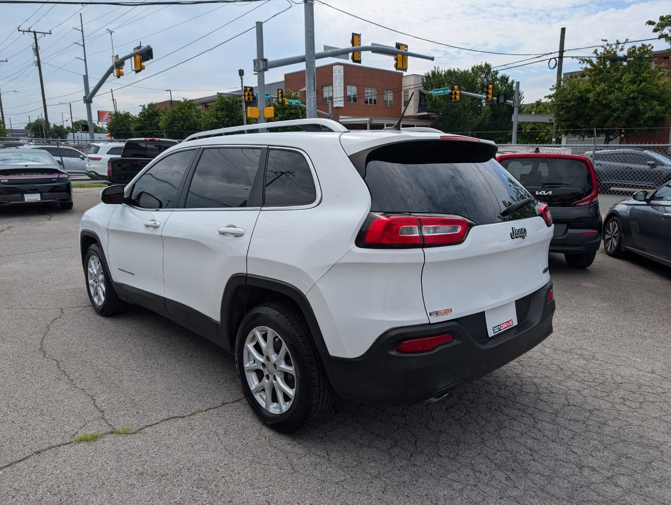 Used 2014 Jeep Cherokee Latitude FWD image 8