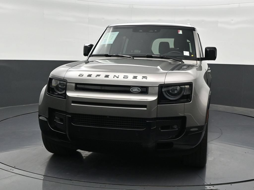Used 2024 Land Rover Defender 130 X-Dynamic SE AWD/4WD image 8