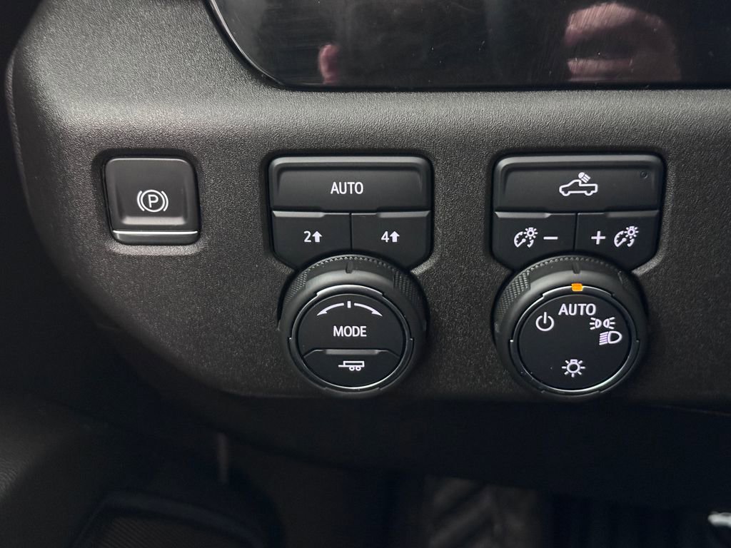 Certified 2024 Chevrolet Silverado 1500 LT image 21