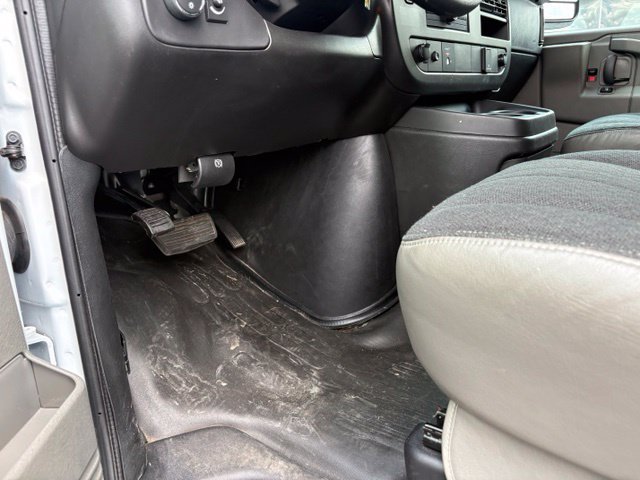 Used 2025 Chevrolet Express 2500 w/ Driver Convenience Package RWD image 30