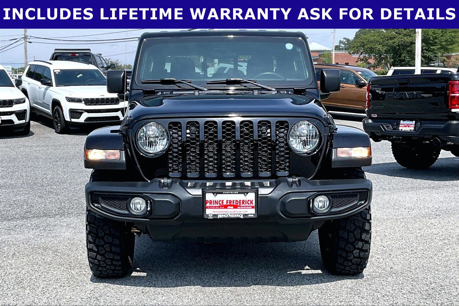 Used 2021 Jeep Gladiator Sport AWD/4WD image 2