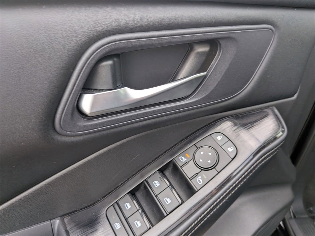 Used 2024 Nissan Rogue SV image 13
